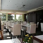 Hotel Logis De La Loire - Restaurant Les Bateliers