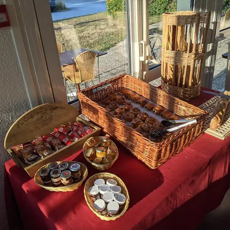 Logis De La Loire - Restaurant Les Bateliers Hotel 2*