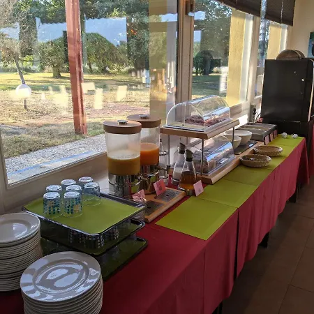 Hotel Logis De La Loire - Restaurant Les Bateliers Ancenis