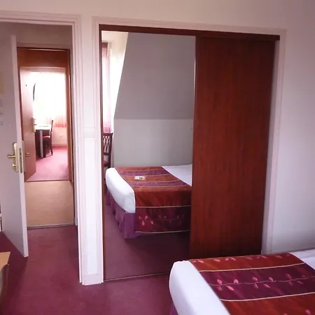 Hotel Logis De La Loire - Restaurant Les Bateliers Ancenis