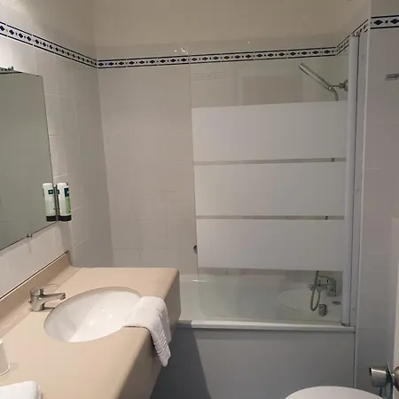 Hotel Logis De La Loire - Restaurant Les Bateliers