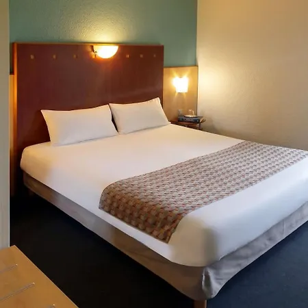 Logis De La Loire - Restaurant Les Bateliers Hotel