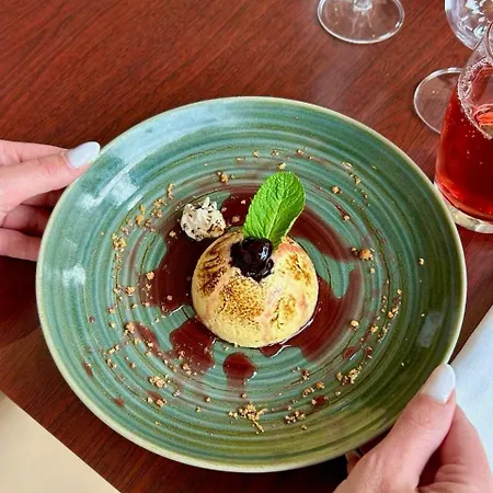 Logis De La Loire - Restaurant Les Bateliers 앙세니스