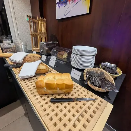Logis De La Loire - Restaurant Les Bateliers 2* Ancenis