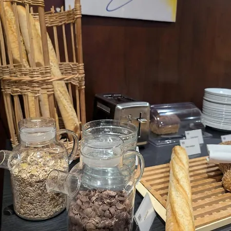 Logis De La Loire - Restaurant Les Bateliers