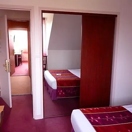 Logis De La Loire - Restaurant Les Bateliers Hotel 2*