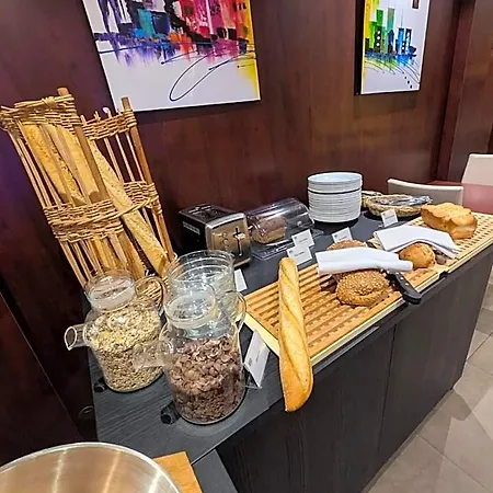 Logis De La Loire - Restaurant Les Bateliers