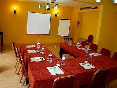 Logis De La Loire - Restaurant Les Bateliers 앙세니스