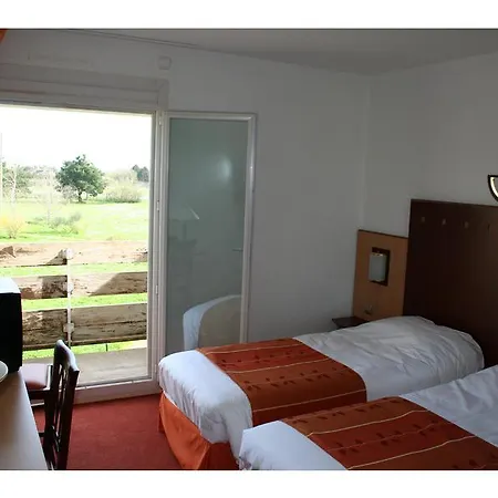 Logis De La Loire - Restaurant Les Bateliers 2*