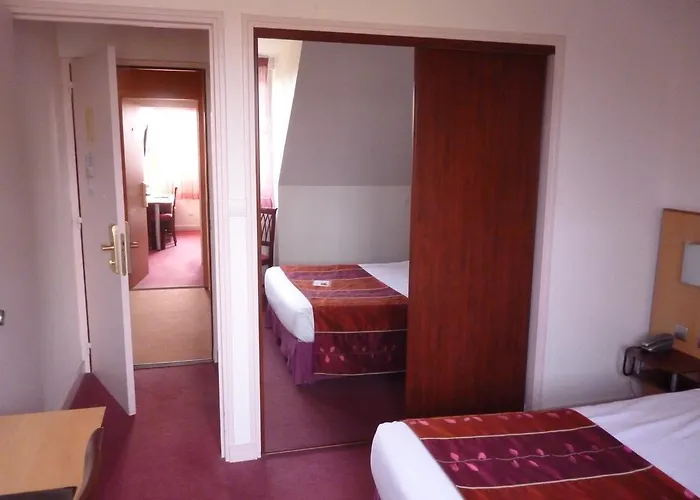 Hotel Logis De La Loire - Restaurant Les Bateliers Ancenis