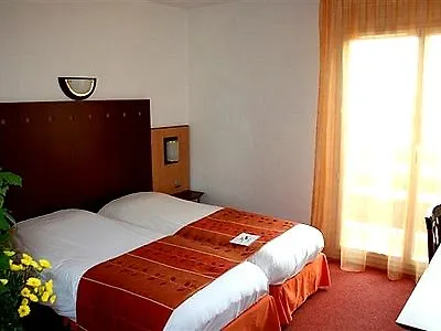 Logis De La Loire - Restaurant Les Bateliers