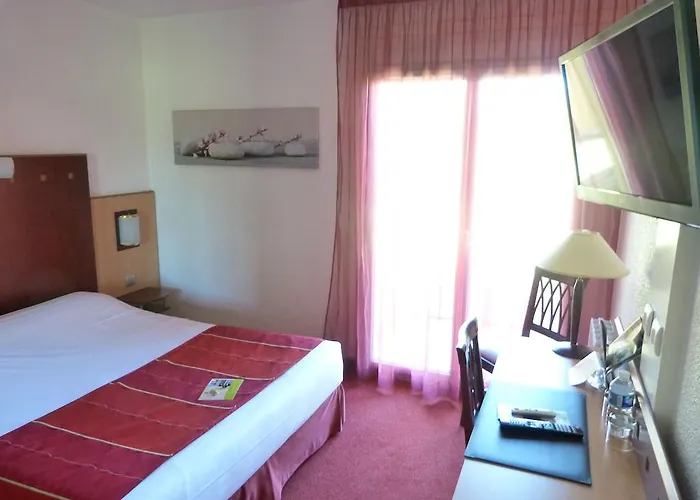 Logis De La Loire - Restaurant Les Bateliers 昂斯尼