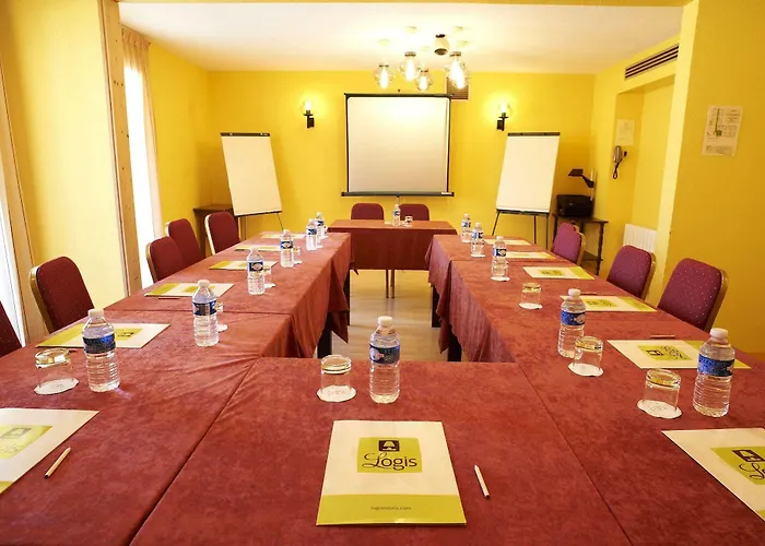 Logis De La Loire - Restaurant Les Bateliers Hotel