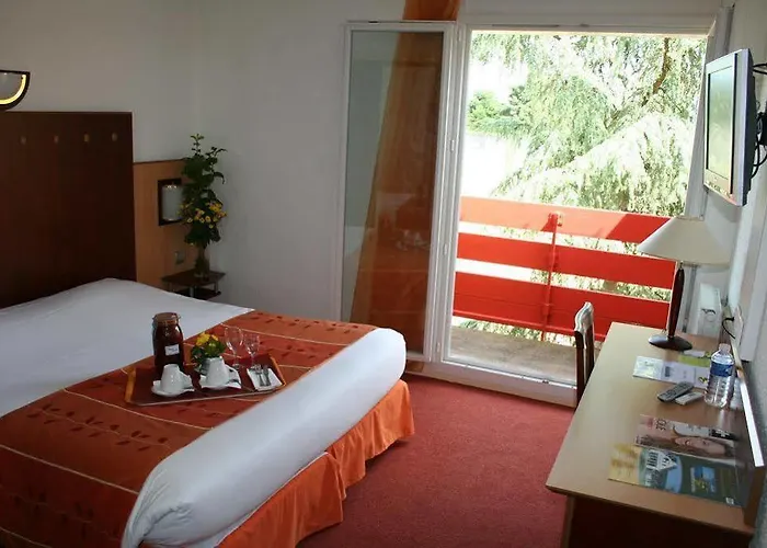 Logis De La Loire - Restaurant Les Bateliers 昂斯尼